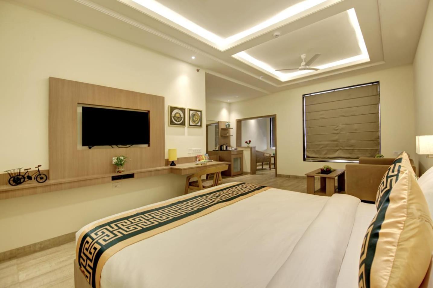 Hotel Marina Near Igi Airport Delhi 4*